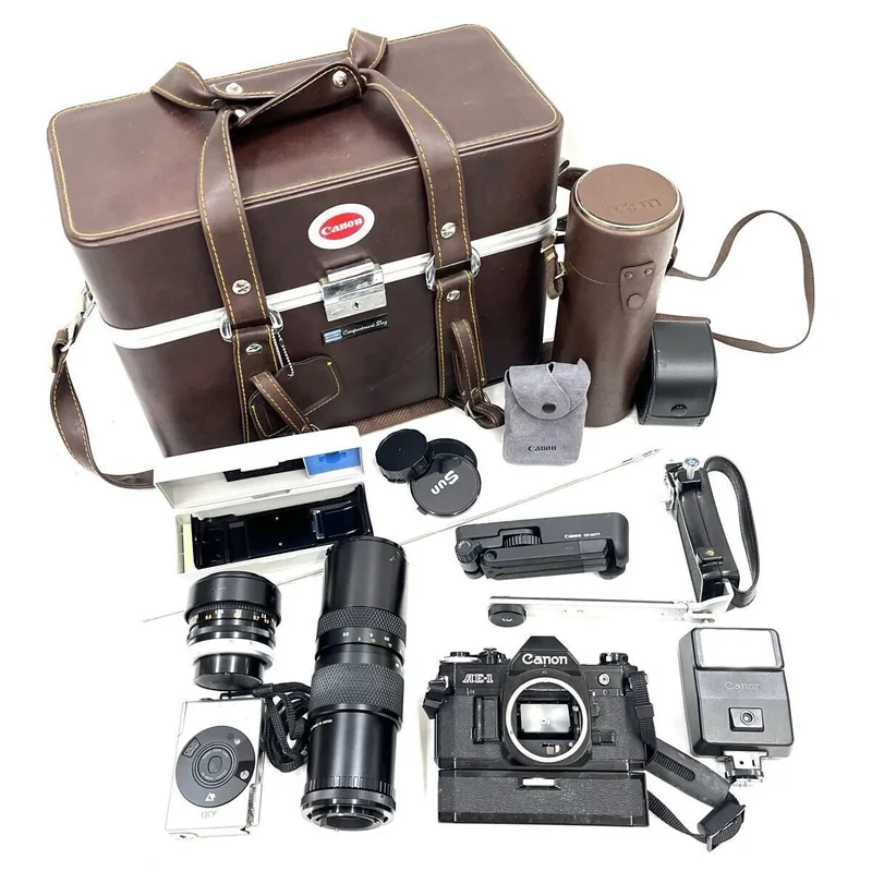 Canon AE-1 菲林相机套装含卷片器、手柄、镜头与相机包,10500 日元成交_樱花直邮