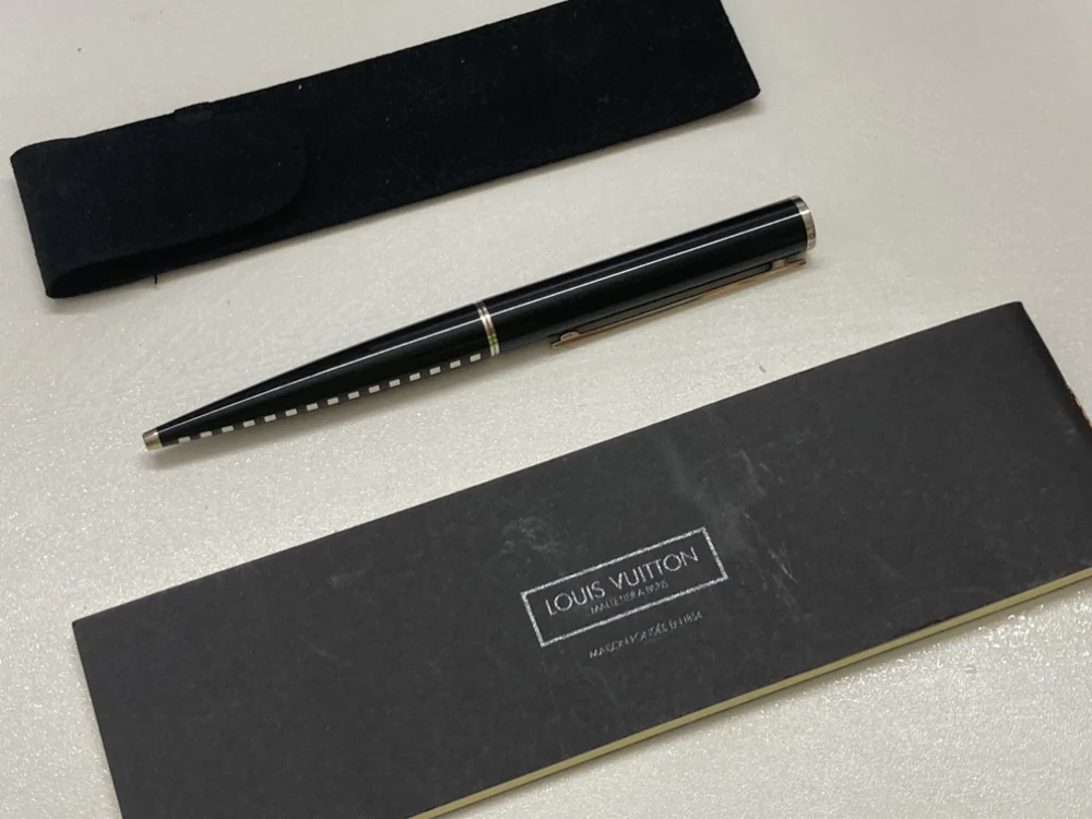 路易威登圆珠笔N79252黑色 银色 美品 附保证书 10500日元成交_樱花直邮