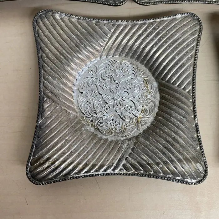 茶托四方缟筋纹样与边角形态
