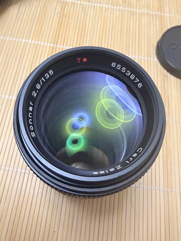 镜头镜片与镜身细节图