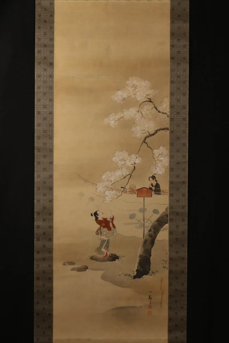 挂轴装裱轴头与卷边状态