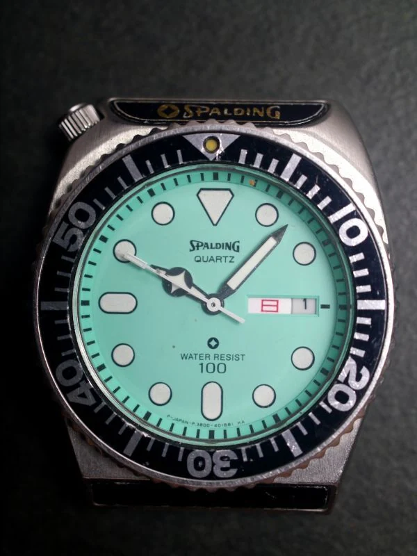 CITIZEN 与 SPALDING 联名潜水表整表正面外观