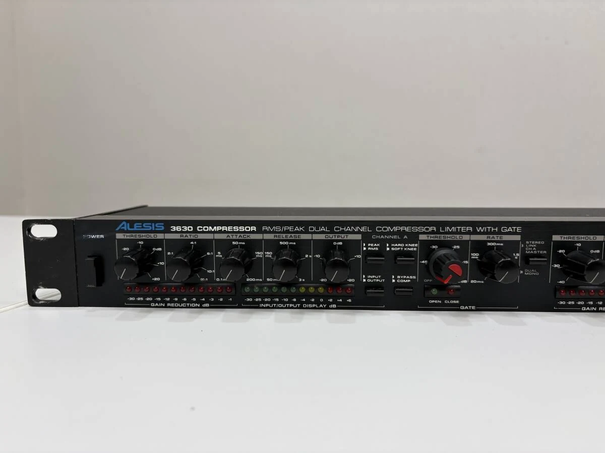 ALESIS 3630 前面板旋钮与开关细节