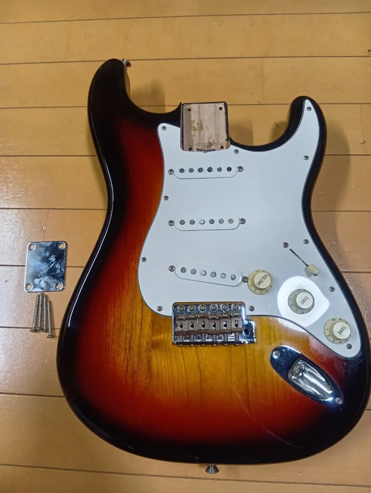 Fender Japan ST62 斯特拉托卡斯特 琴体与拾音器组件 成交价 47000 日元_樱花直邮