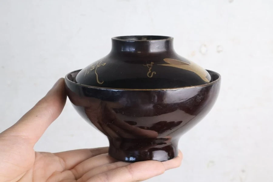 吸物碗单客侧面漆面细节
