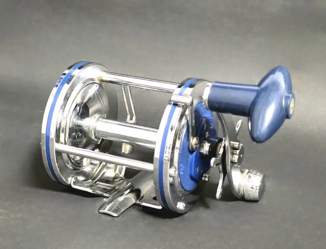 奥林巴斯 Dolphin 625-LW 双轴鼓式渔轮整体外观
