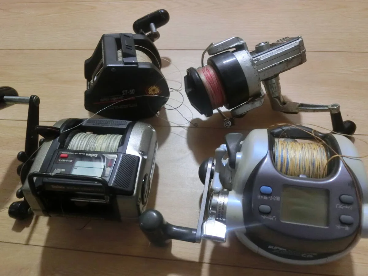 5件套二手钓具组合：RYOBI 卷线器与配套装备以 8750 日元成交_樱花直邮