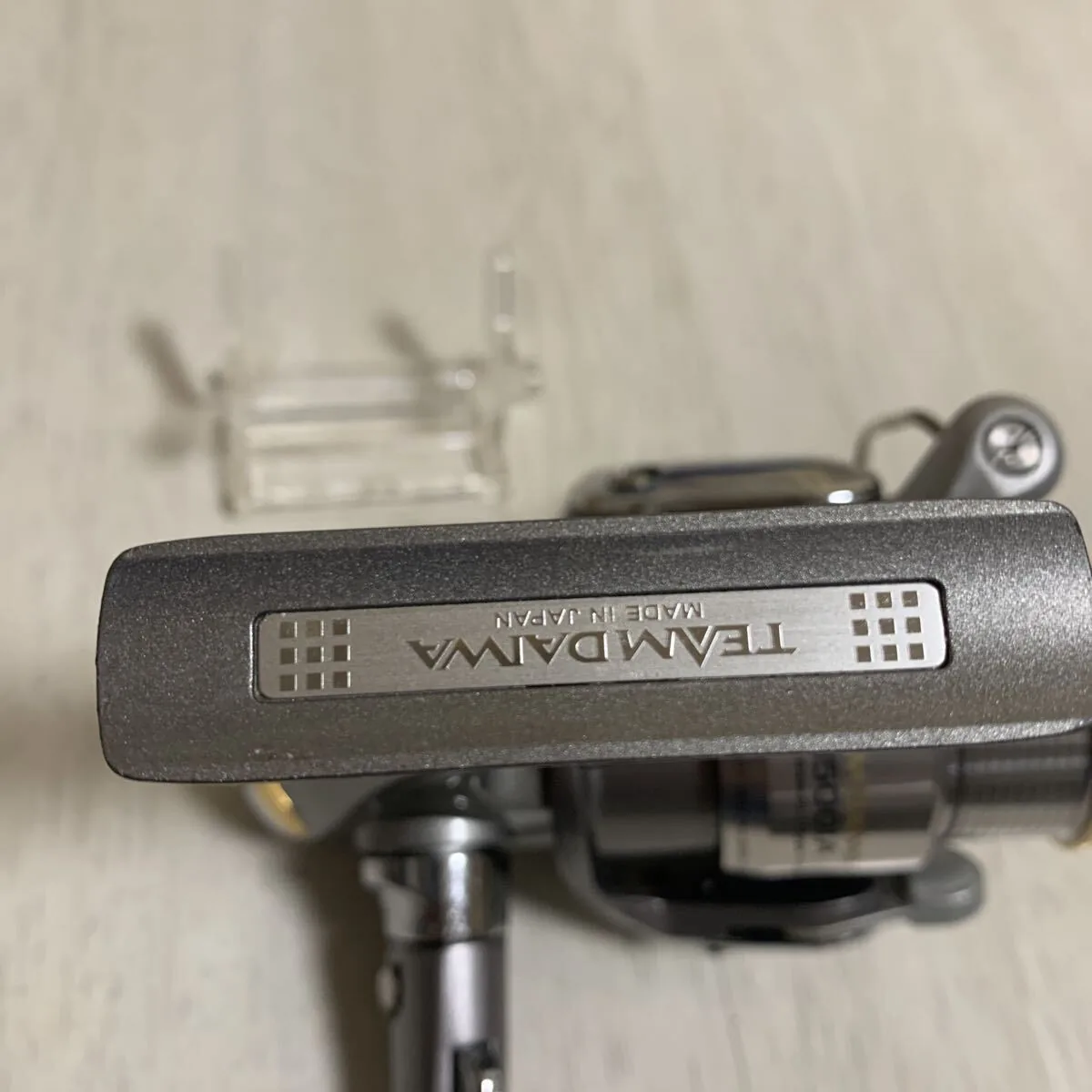 Daiwa TEAM DAIWA-S 1500iA 纺车轮机身与线杯细节图
