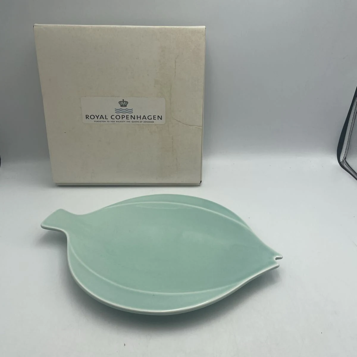 ROYAL COPENHAGEN 皇家哥本哈根彩陶叶形碟 622 整体外观