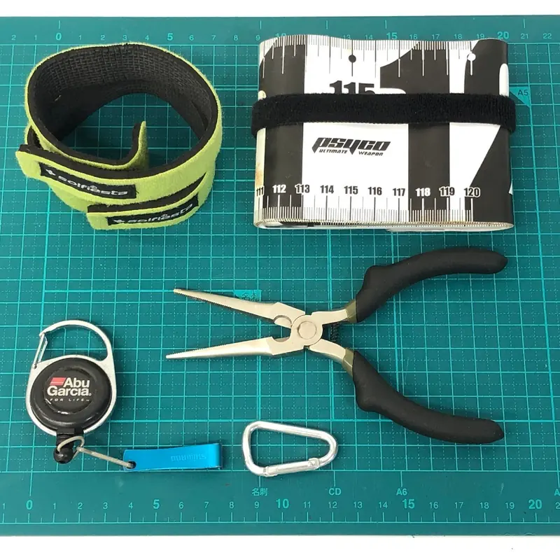 日本雅虎拍卖钓具工具套装商品图片 2,展示 SHIMANO 等品牌工具件